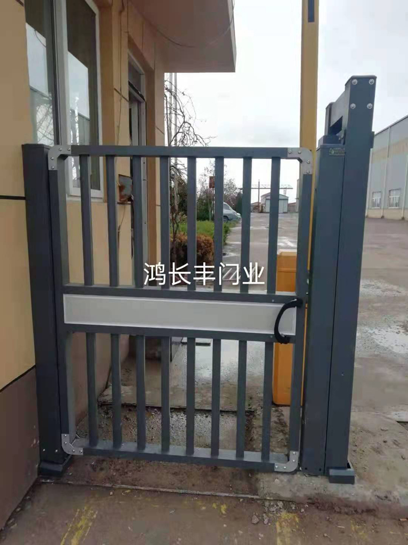 青岛凯捷重工机械人行门